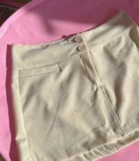 Falda On Style color hueso de mujer Vanitty, prenda femenina y elegante de diseño delicado para looks sofisticados y atemporales