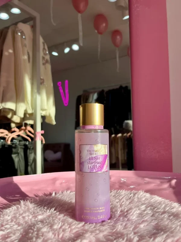 WhatsApp Image 2026-03-26 at 5.58.14 PM (1) Body Splash Lush Starfruit Lotus – Victoria’s Secret