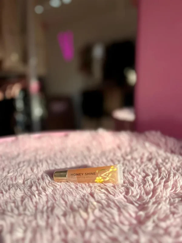 WhatsApp Image 2026-04-01 at 11.17.42 AM Gloss Honey Shine – Victoria’s Secret