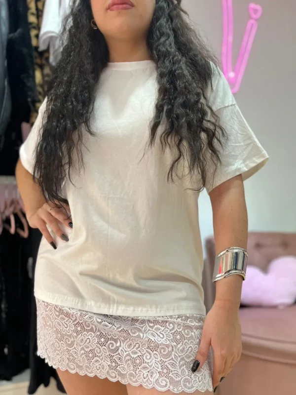 WhatsApp Image 2026-04-05 at 7.20.18 PM Remerón de Jersey con Encaje – Blanco