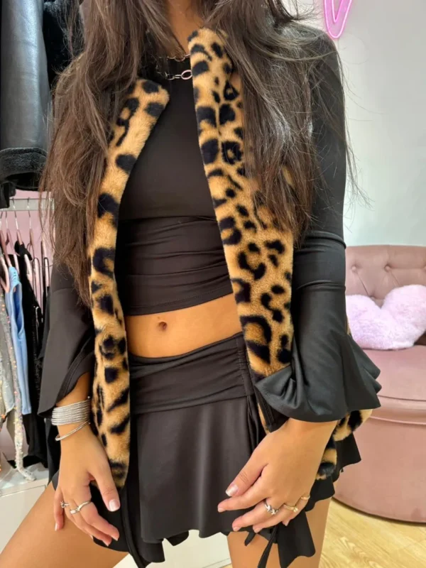 Skort de Microfibra con Frunce y Picos – Negro