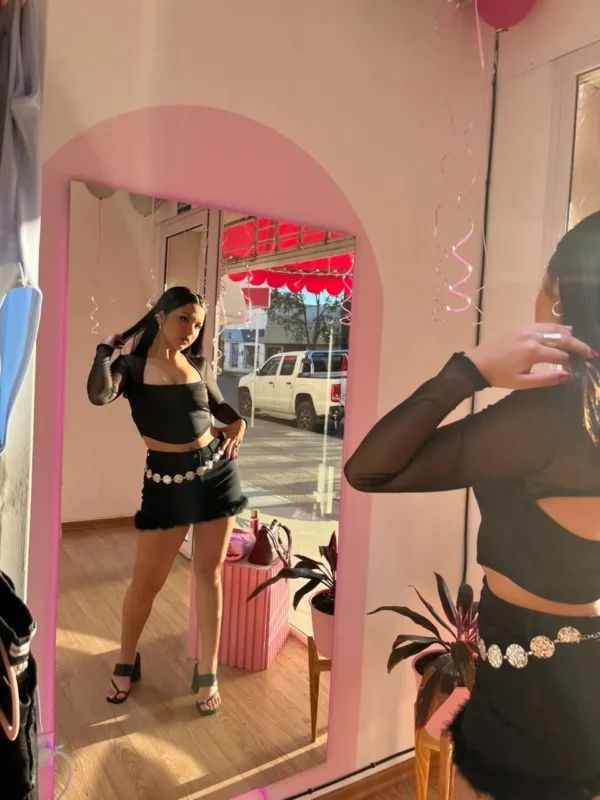 Falda Zarina con Plumas – Negro | Cápsula Vanitty