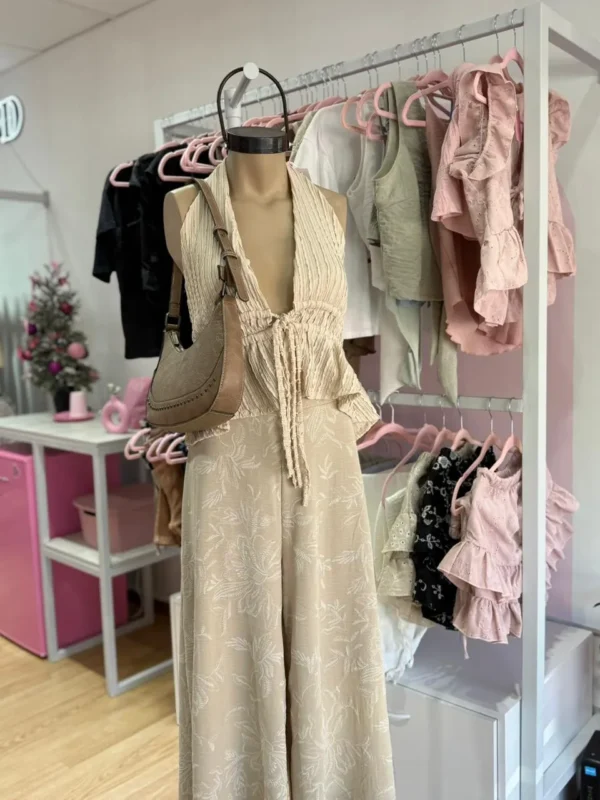 WhatsApp Image 2026-04-14 at 10.24.50 PM (3) Pantalón Oxford de Lino – Nude y Blanco