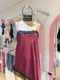 Vestido Lencero de Seda con Puntilla