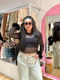 Blusa Vanitty de Microtull con Plumas – Negro