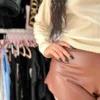 WhatsApp Image 2026-04-14 at 10.25.40 PM Short de Eco Cuero Estilo Falda – Tiro Alto