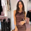 WhatsApp Image 2026-04-14 at 5.55.31 PM Vestido Corto con Frunces Laterales y Tiras – Chocolate