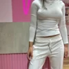 Remera Básica de Algodón Lycra Manga Larga – Cuello U