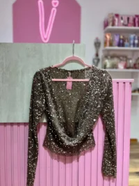 Blusa de Hilo con Lentejuelas y Buche Delantero