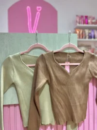 Blusa de Bremer Texturado con Escote V