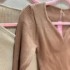 Blusa de Bremer Texturado con Escote V