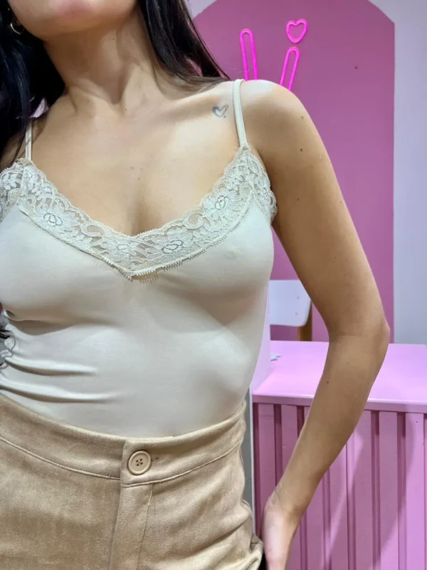 Body Basic Musculosa con Encaje