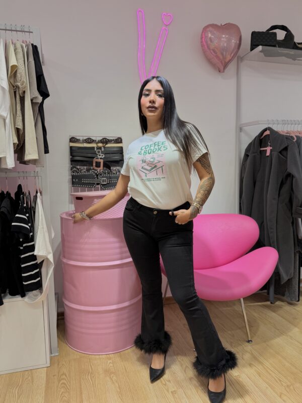 IMG_6220 Pantalón Zarina – Jean negro con plumas